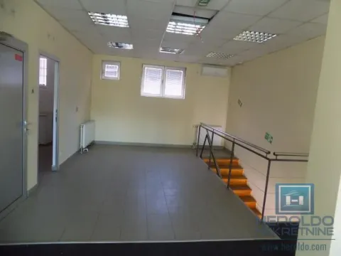 Rent, office space, 213m², Centar, Paraćin - image 17