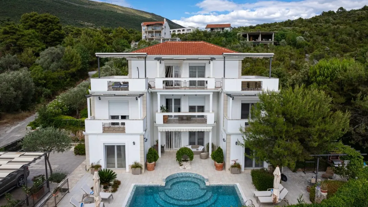 Sale, house, 357m², Žanjice, Herceg Novi