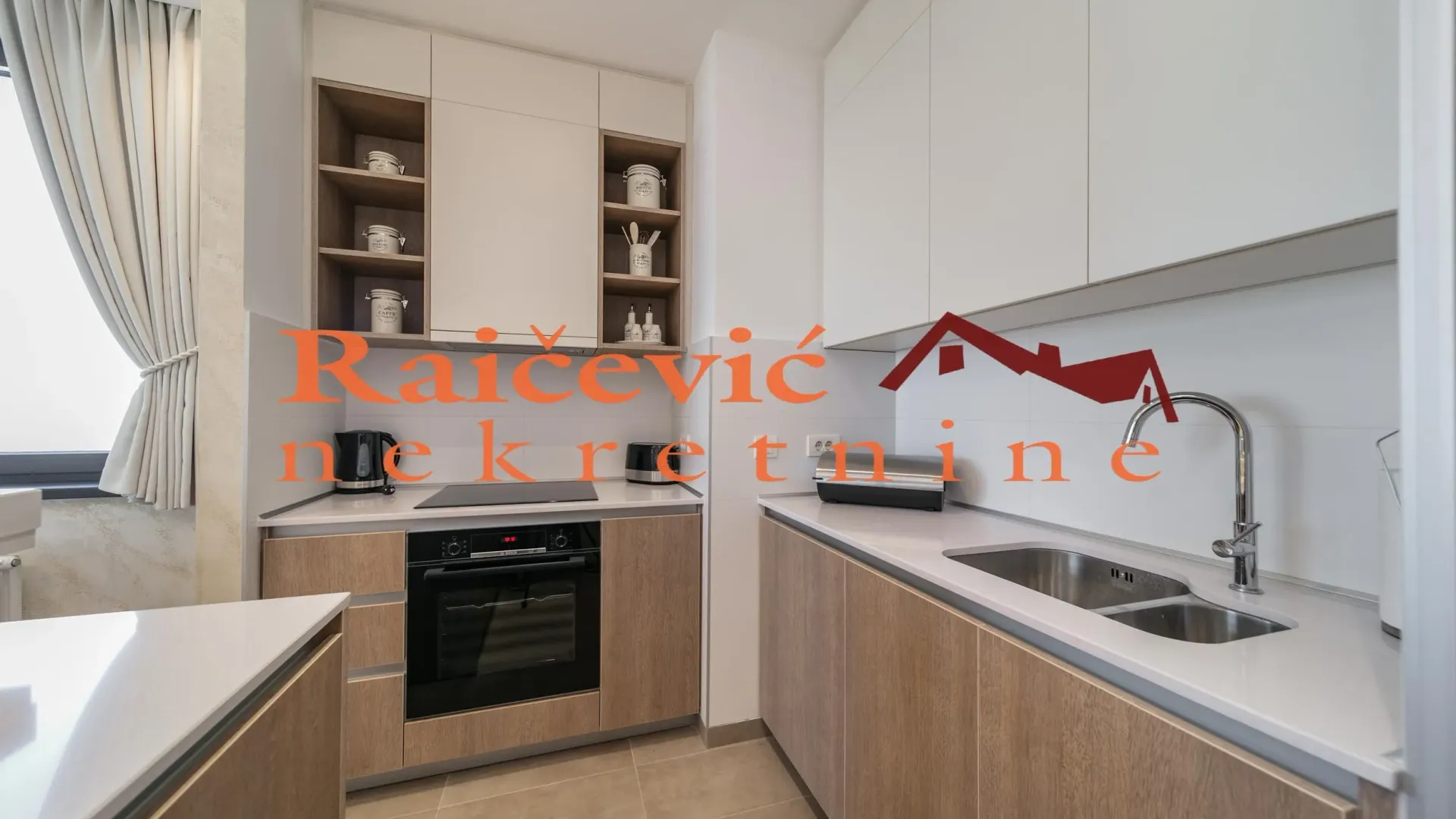 Izdavanje, trosoban stan, 90m², Savski Venac, Beograd