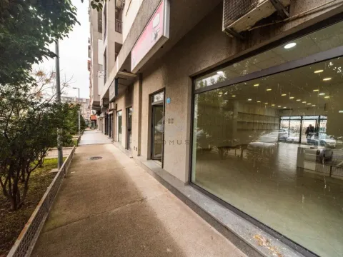 Rent, office space, 120m², Stari Aerodrom, Podgorica - image 7