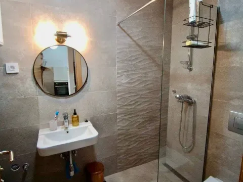 Sale, one bedroom apartment, 44m², Bečići, Budva - image 7