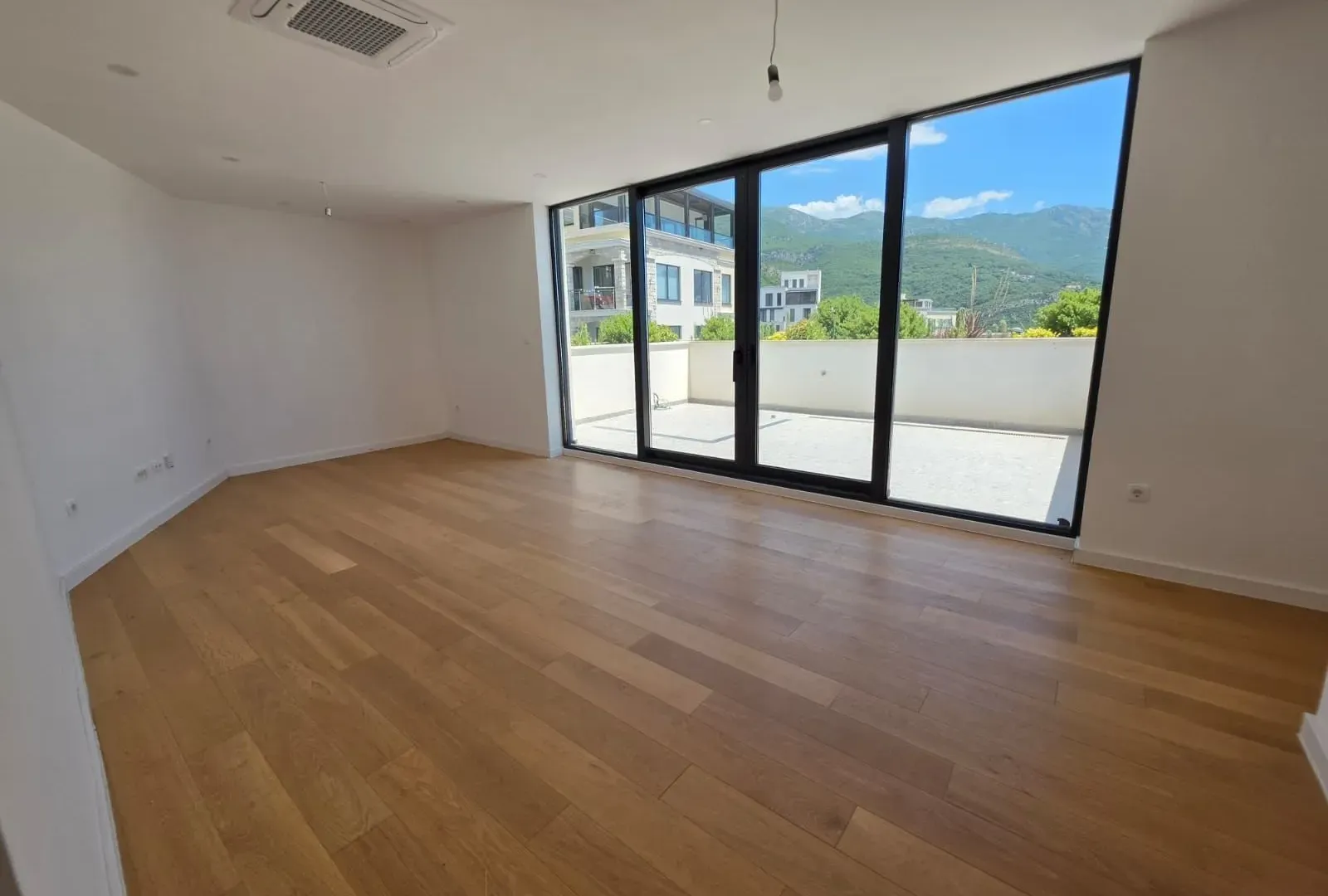 Prodaja, dvosoban stan, 109m², Bečići, Budva
