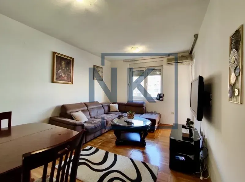 Izdavanje, dvosoban stan, 64m², Stari Aerodrom, Podgorica