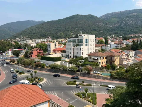 Izdavanje, jednosoban stan, 70m², Centar, Tivat - image 6