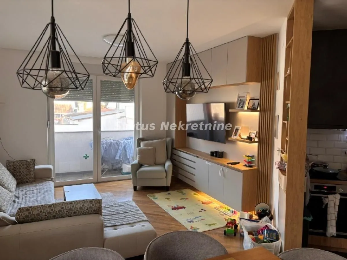 Prodaja, četvorosoban stan, 82m², Telep, Novi Sad Sve Podlokacije