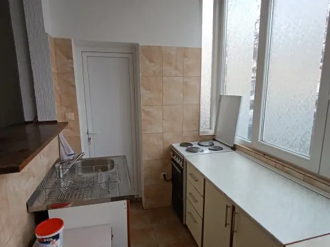 Izdavanje, poslovni prostor, 68m², Centar, Podgorica - image 8