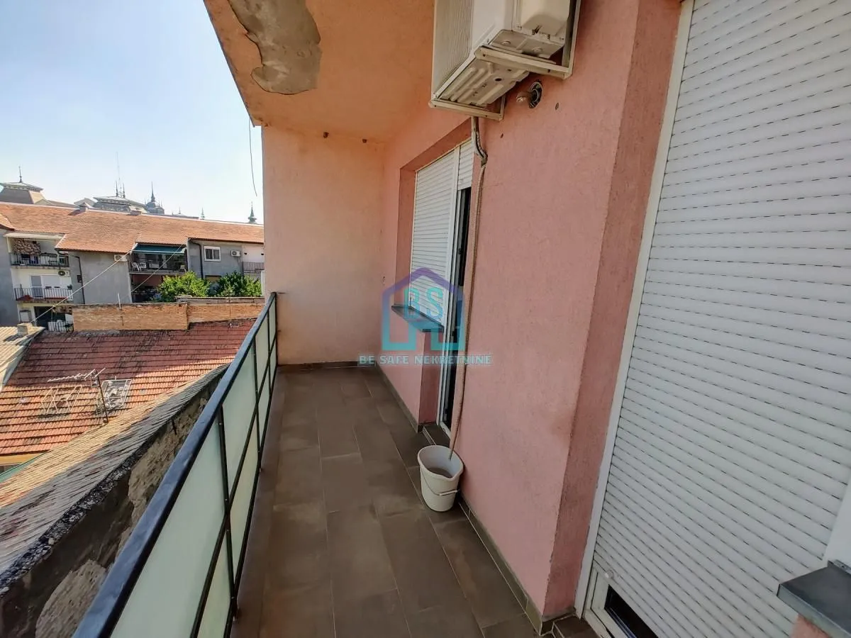 Prodaja, trosoban stan, 74m², Stari grad, Novi Sad
