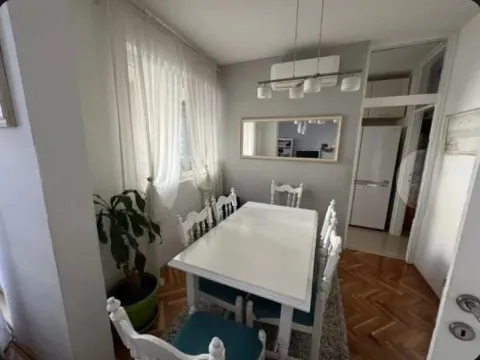 Prodaja, trosoban stan, 87m², Blok 6, Podgorica - image 4