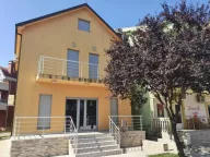 Izdavanje, poslovni prostor, 75m², Centar, Nikšić - image 1