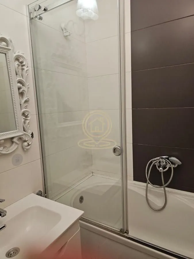 Rent, four bedroom apartment, 97m², Vračar Sve Podlokacije, Beograd