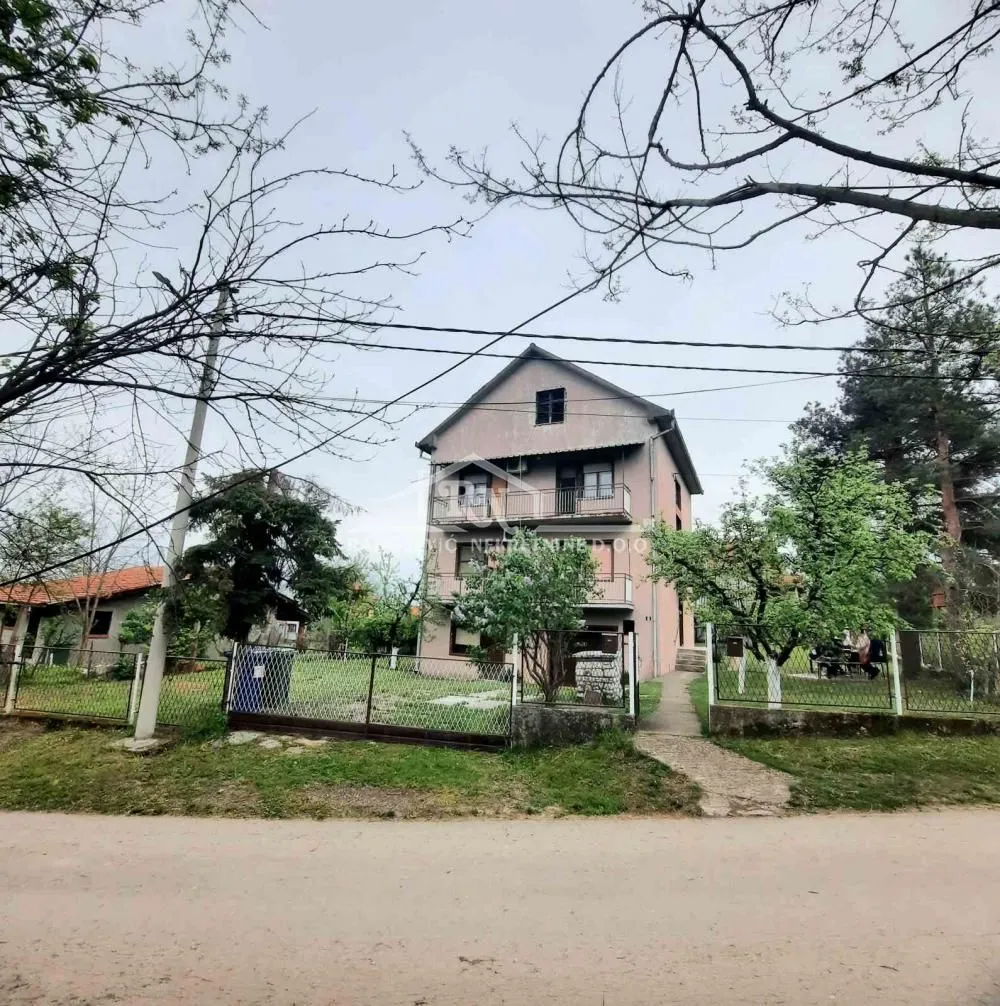 Prodaja, kuća, 219m², Čukarica, Beograd