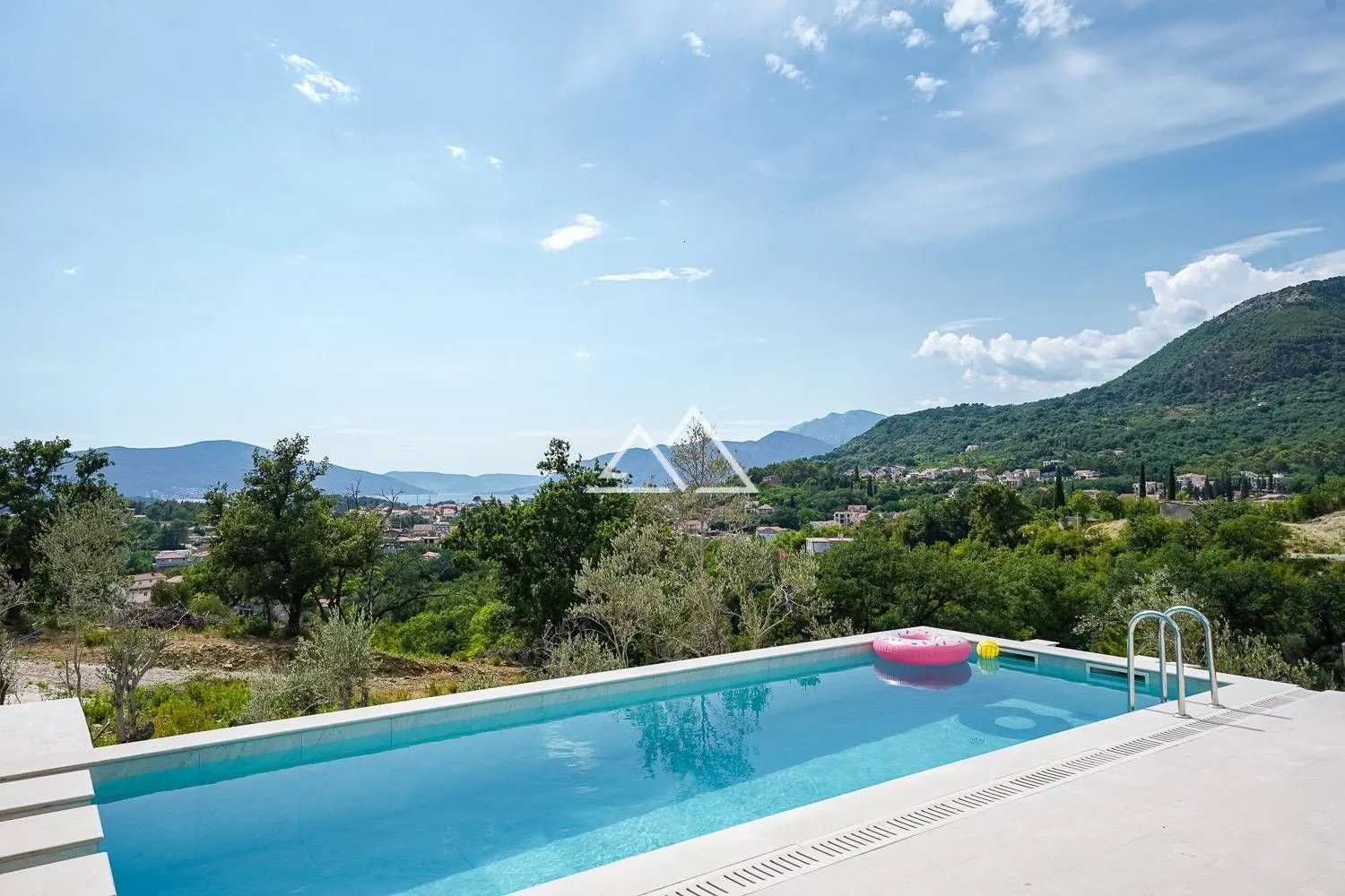 Prodaja, kuća, 220m², Tivat, Crna Gora