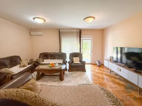 Izdavanje, trosoban stan, 110m², Stari Aerodrom, Podgorica - image 3