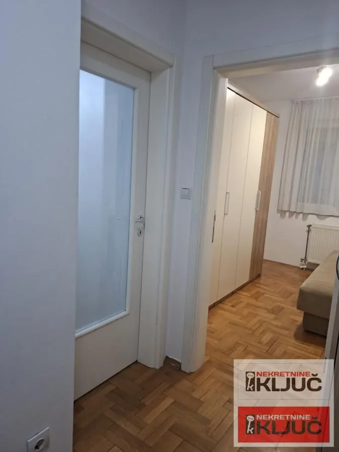 Izdavanje, jednosoban stan, 35m², Adamovićevo Naselje, Novi Sad Sve Podlokacije
