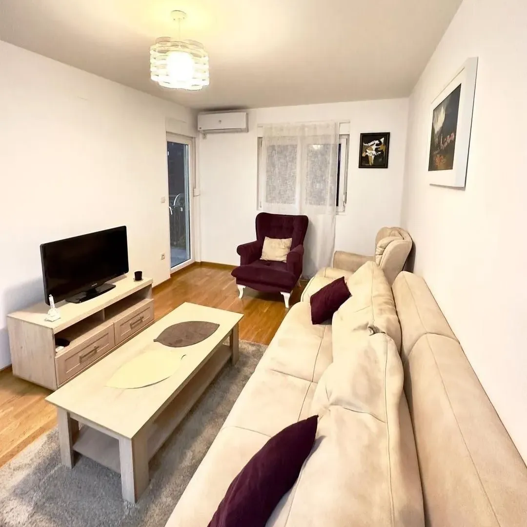 Izdavanje, jednosoban stan, 45m², City Kej, Podgorica