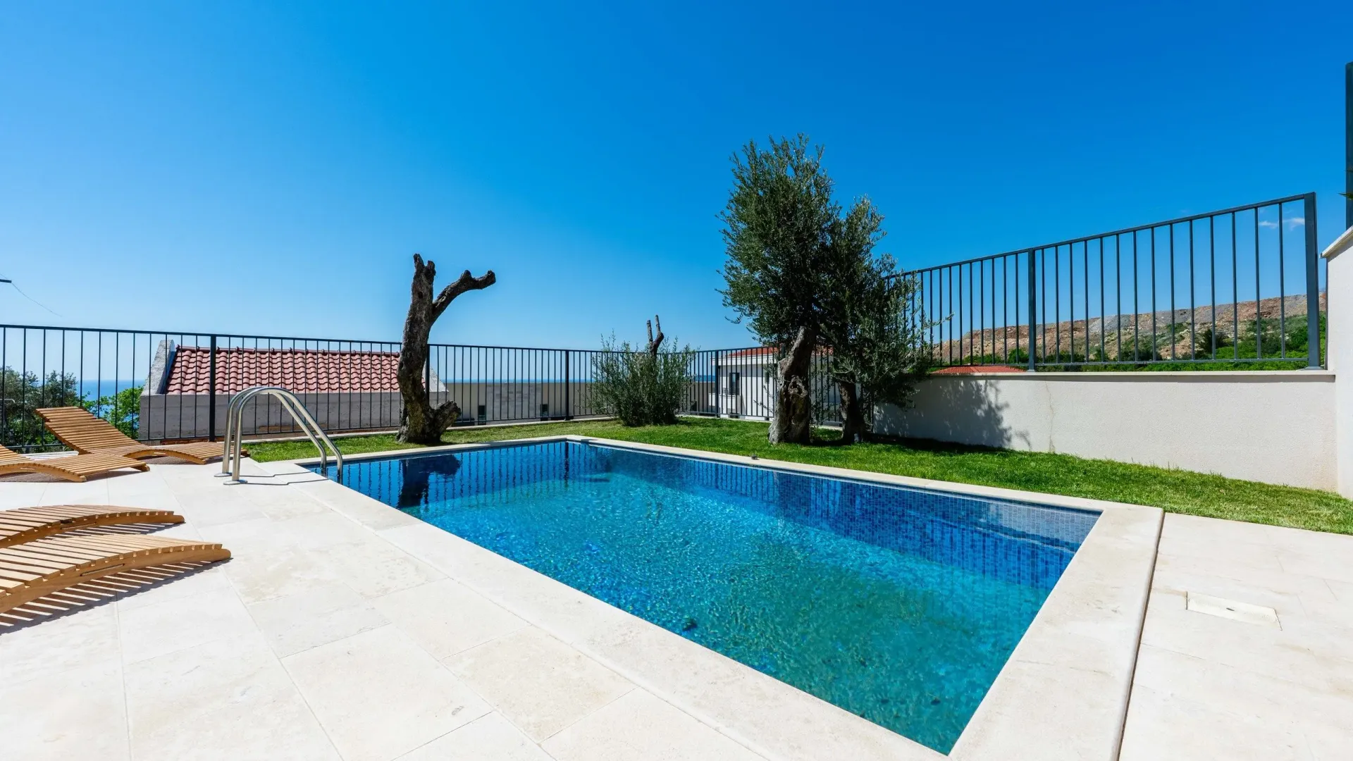 Rent, house, 159m², Reževići, Budva