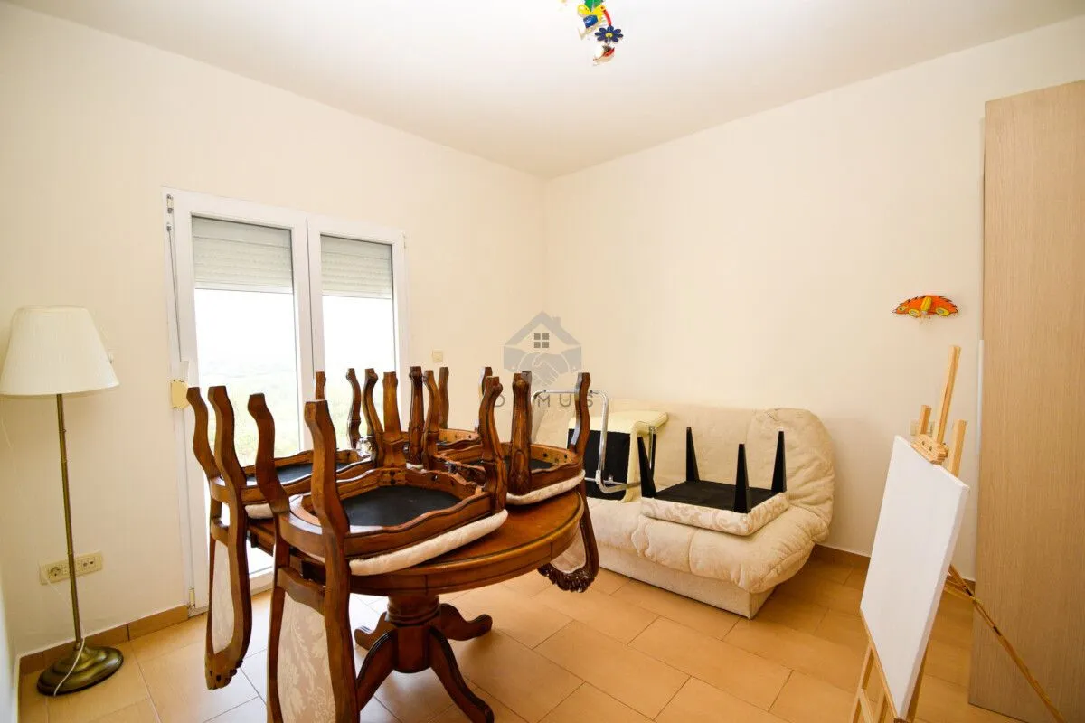 Prodaja, kuća, 250m², Podgorica, Crna Gora
