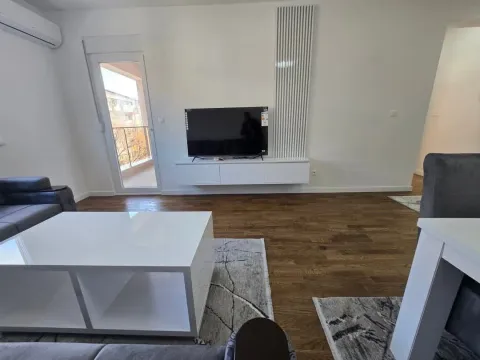 Izdavanje, jednosoban stan, 47m², Stari Aerodrom, Podgorica - image 5