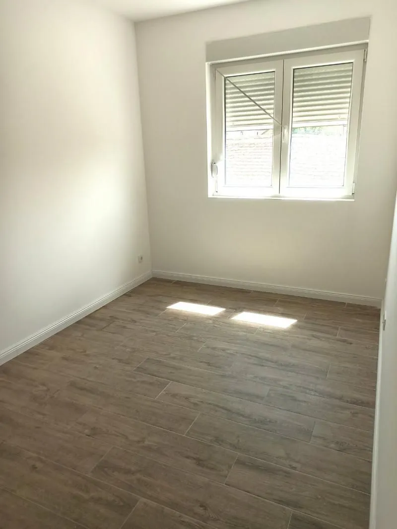 Sale, three bedroom apartment, 60m², Zemun Sve Podlokacije, Beograd