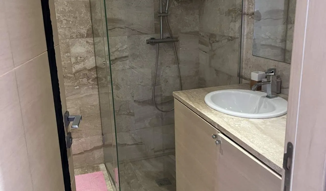 Izdavanje, trosoban stan, 125m², Rozino, Budva