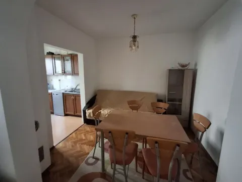 Izdavanje, jednosoban stan, 56m², Centar, Bar - image 2