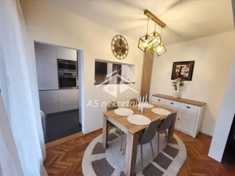 Izdavanje, trosoban stan, 80m², Stari Merkator, Novi Beograd Sve Podlokacije - image 3