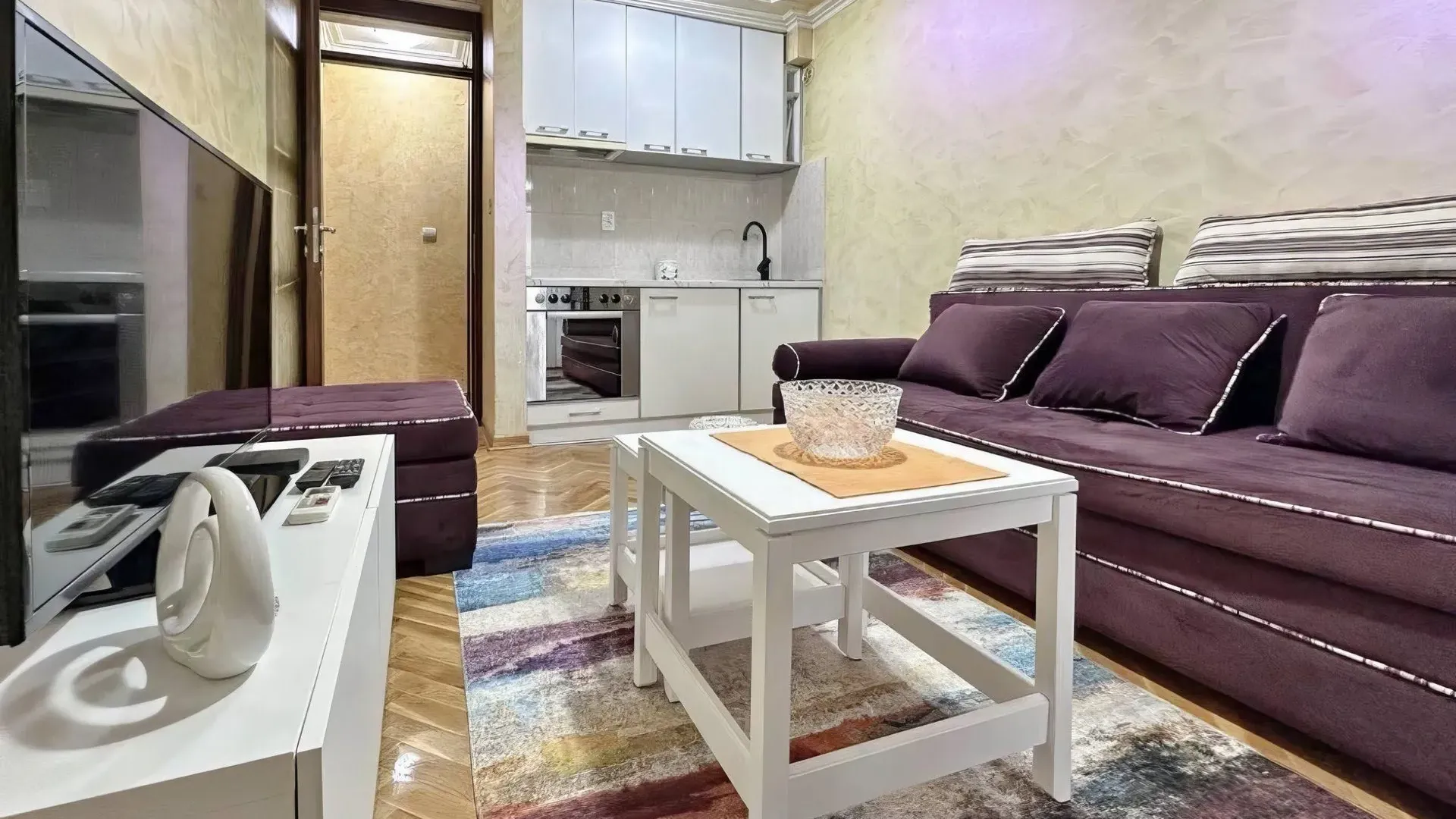 Izdavanje, jednosoban stan, 50m², Centar, Budva