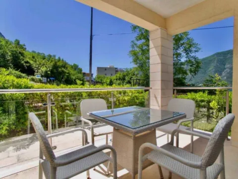 Sale, two bedroom apartment, 69m², Sveti Stasije, Kotor - image 2
