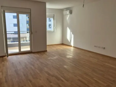 Prodaja, stan, 74m², Stari Aerodrom, Podgorica - image 3