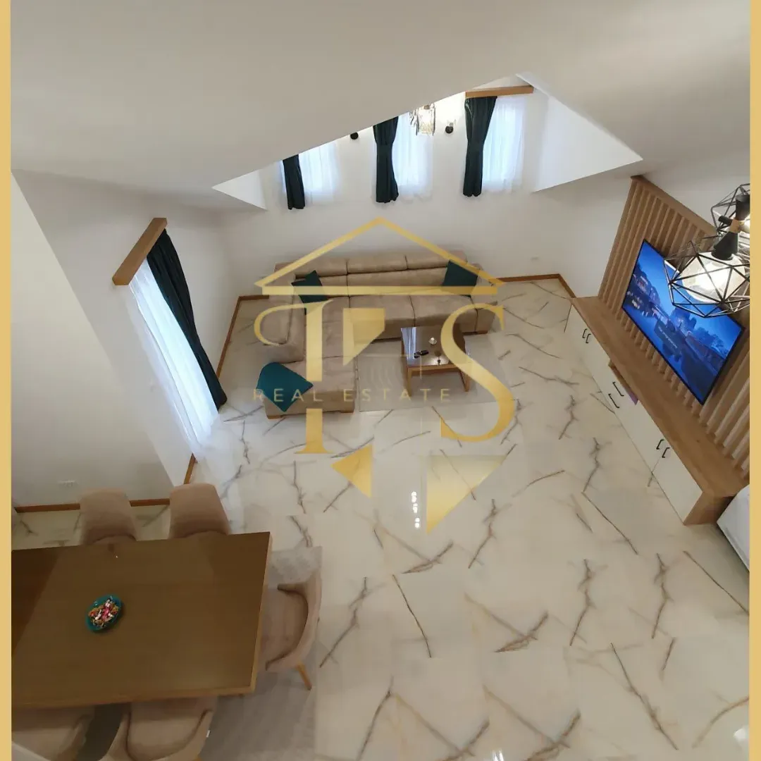 Izdavanje, trosoban stan, 150m², Kalimanj, Tivat