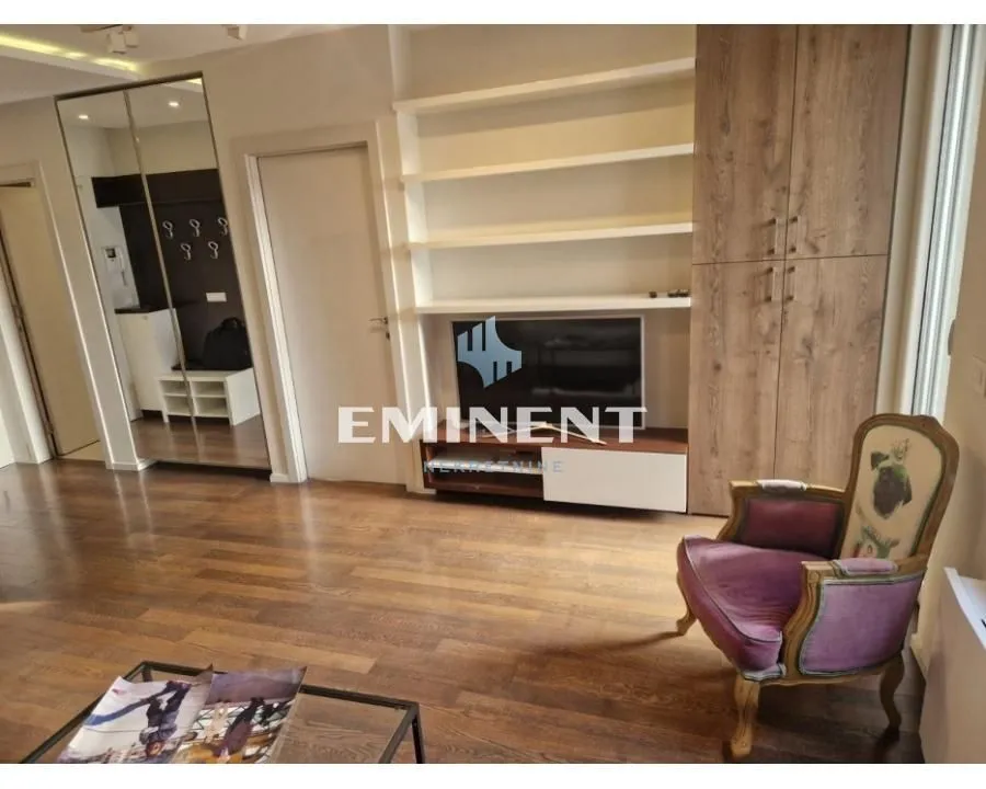 Izdavanje, dvosoban stan, 52m², Slavija, Vračar Sve Podlokacije