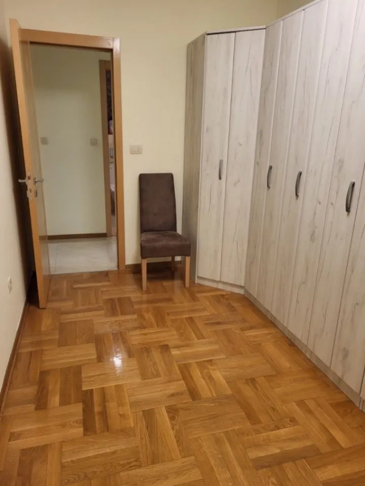 Izdavanje, trosoban stan, 95m², Preko Morače, Podgorica