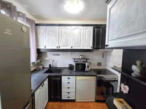 Sale, one bedroom apartment, 76m², Dubovica, Budva - image 9