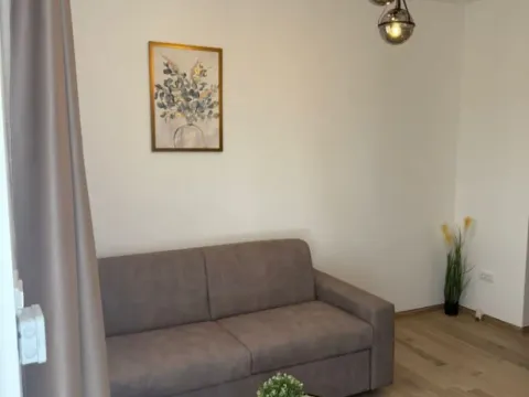 Izdavanje, kuća, 32m², Lastva Grbaljska, Kotor - image 7