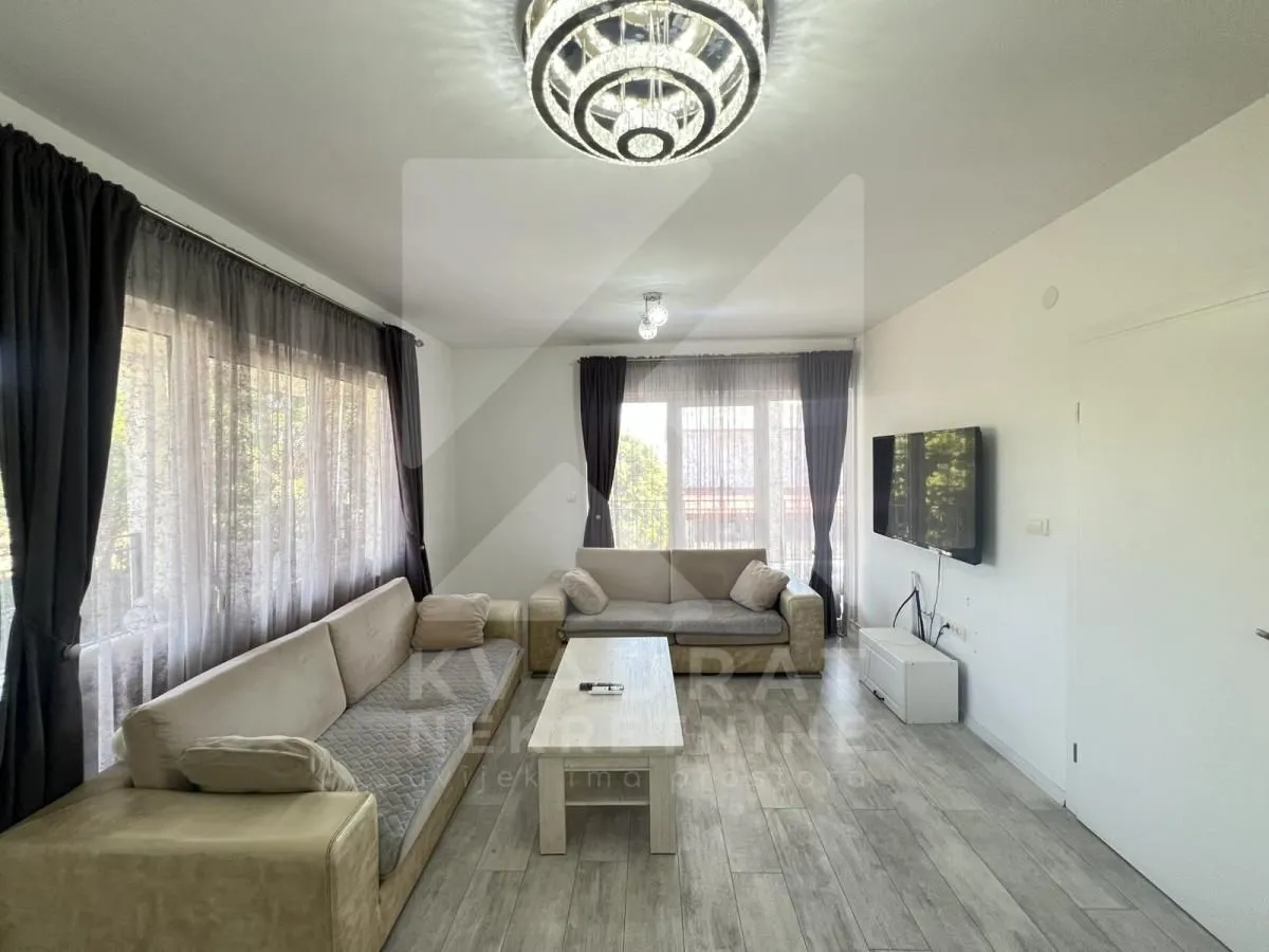 Izdavanje, kuća, 260m², Kokoti, Podgorica