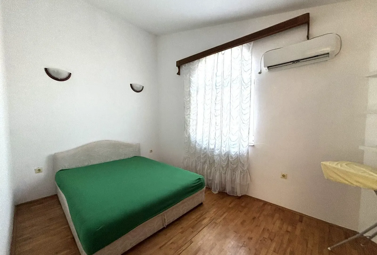Rent, house, 300m², Zagorič, Podgorica