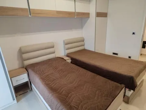 Izdavanje, dvosoban stan, 68m², Centar, Jagodina - image 11