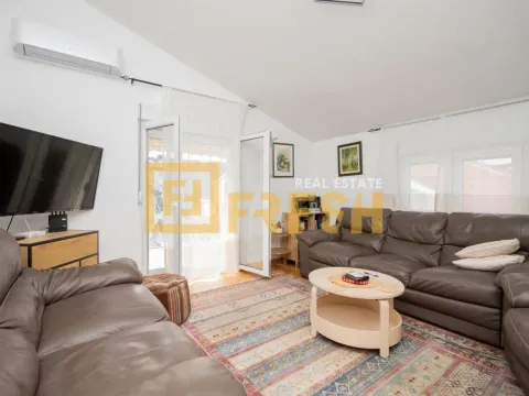 Prodaja, kuća, 180m², Dalmatinska ulica, Podgorica - image 11