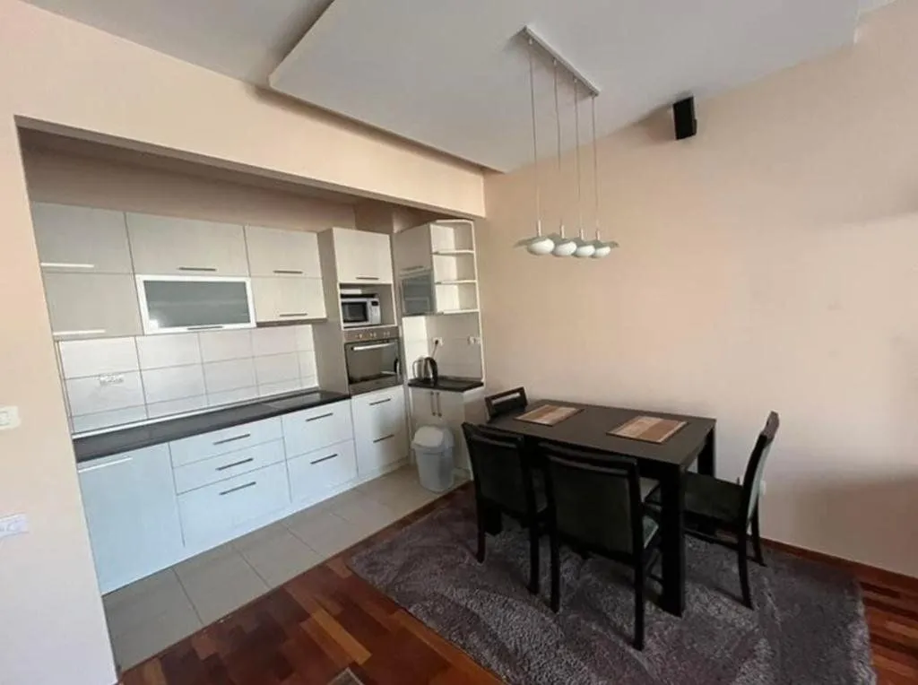 Izdavanje, jednosoban stan, 55m², City Kvart, Podgorica
