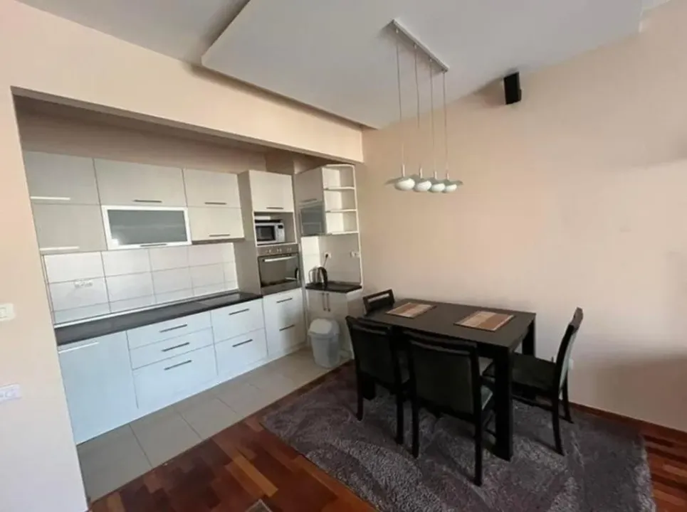 Izdavanje, jednosoban stan, 55m², City Kvart, Podgorica