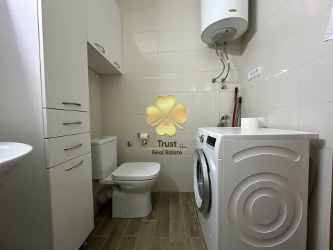 Izdavanje, trosoban stan, 126m², City Kej, Podgorica - image 18