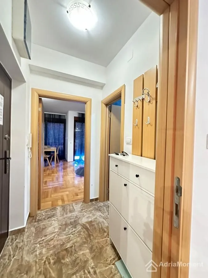 Sale, one bedroom apartment, 54m², Dobrota, Kotor