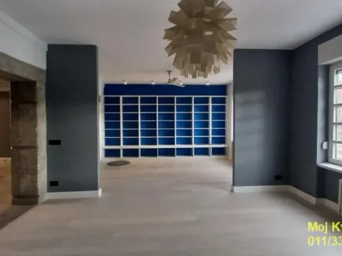 Izdavanje, trosoban stan, 125m², Stari Grad, Beograd - image 2