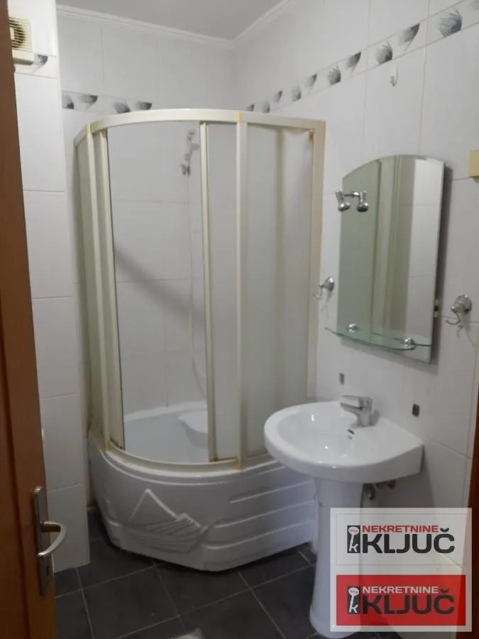 Prodaja, jednosoban stan, 41m², Nova Detelinara, Novi Sad Sve Podlokacije