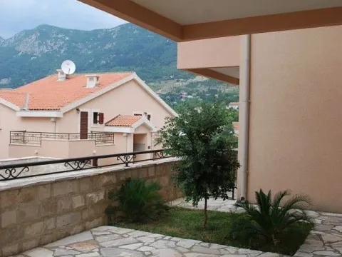 Prodaja, stan, 57m², Risan, Kotor - image 10