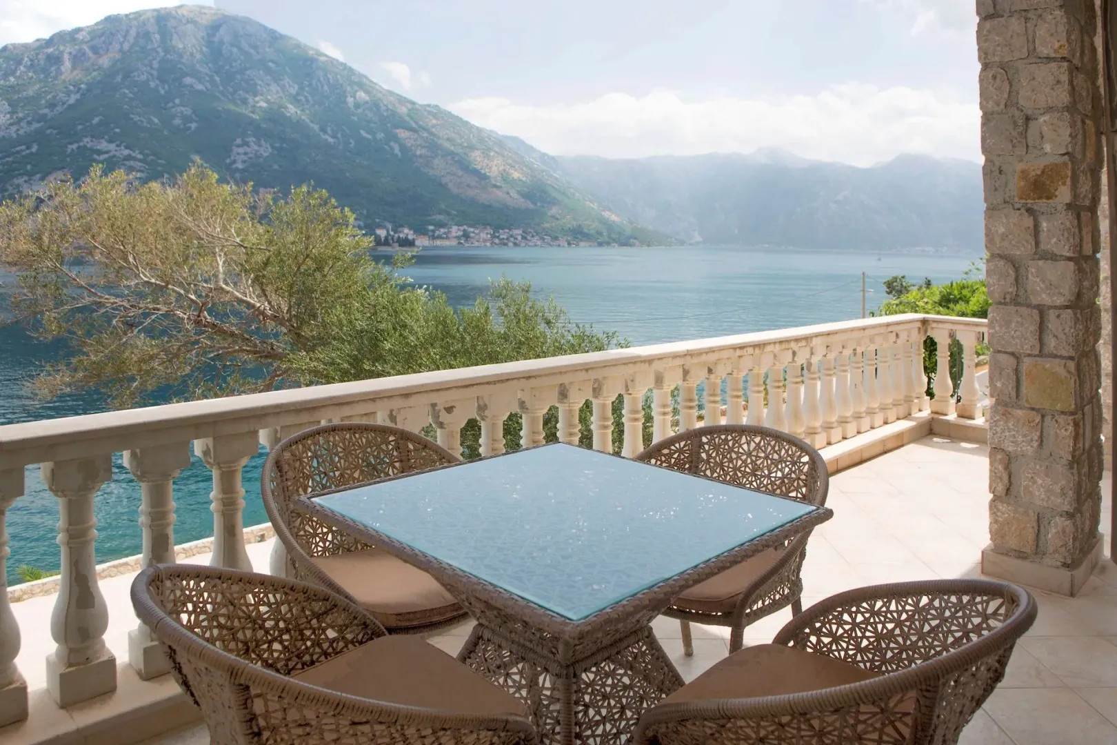 Prodaja, kuća, 235m², Kostanjica, Kotor