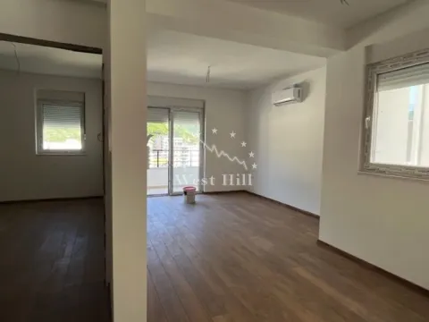 Sale, one bedroom apartment, 45m², Budva, Crna Gora - image 11