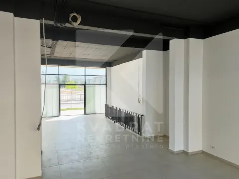 Izdavanje, poslovni prostor, 120m², New City, Podgorica - image 4