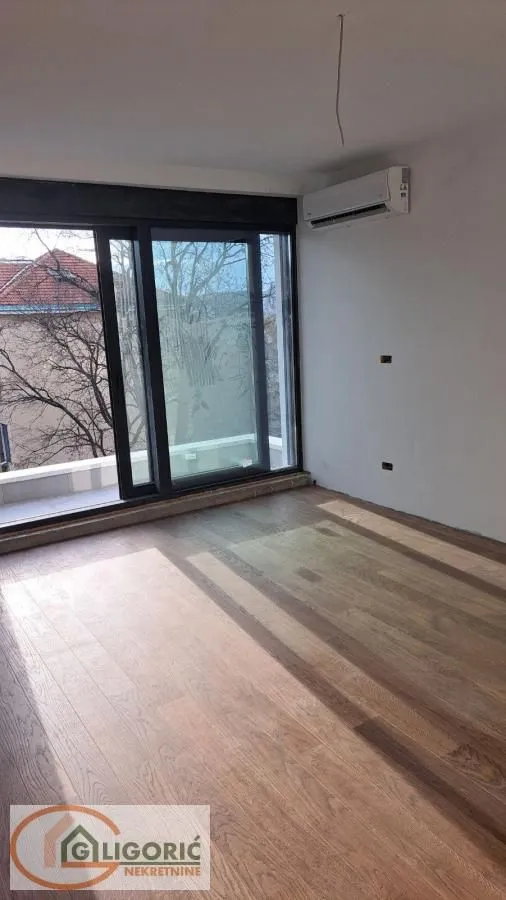 Prodaja, četvorosoban stan, 107m², Autokomanda, Voždovac Sve Podlokacije