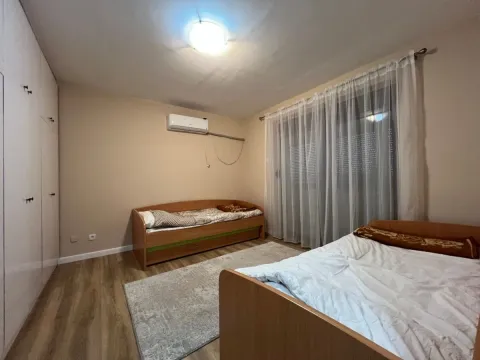 Izdavanje, trosoban stan, 94m², Pejton, Podgorica - image 8